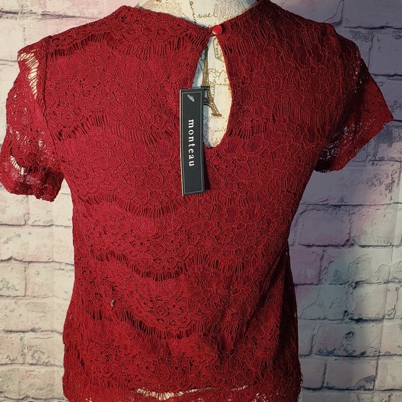 Red lace blouse - Picture 2 of 3